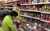 Hà Nội: Hàng hóa dồi dào, thực phẩm rau xanh giảm giá ở siêu thị